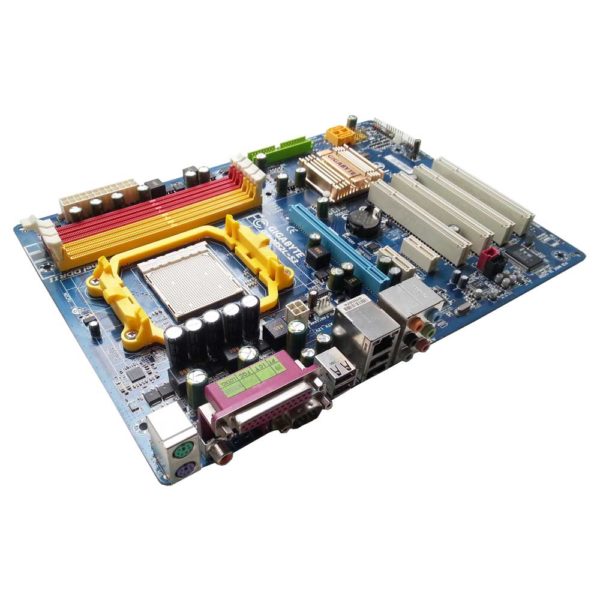 Материнская плата Gigabyte GA-M52L-S3 NVIDIA GeForce 7025, 1xAM2, 4xDDR2 DIMM, 1xPCI-E x16, встроенный звук: HDA, 7.1, Ethernet: 1000 Мбит/с, форм-фактор ATX (Б/У)